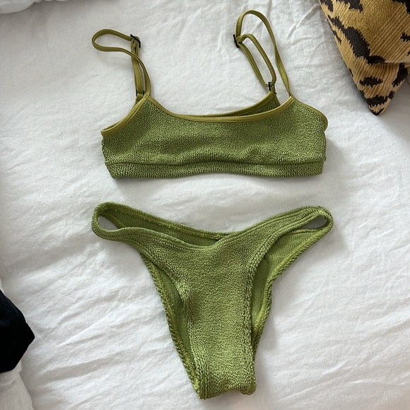 BOND-EYE Green Two Piece Swim Set - One Size fits all. - Picture 3 of 7